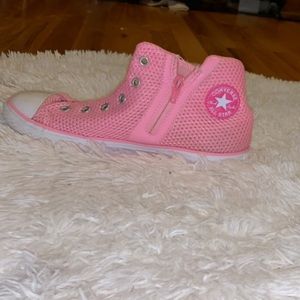 Pink chuck taylor